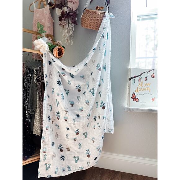 New Gauzy Muslin Potted Cactus Plant Baby Swaddle Blanket - Picture 3 of 4